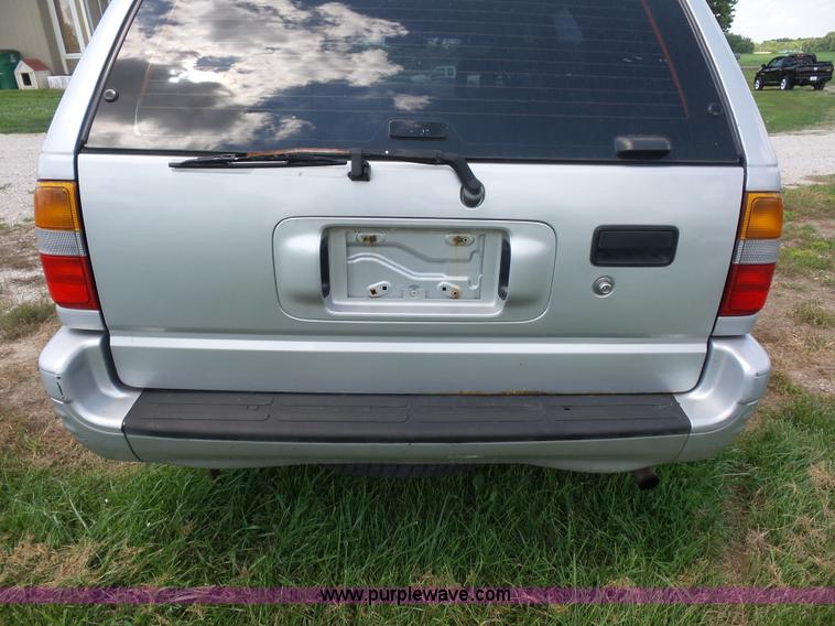 image for item K1703 1998 Isuzu Rodeo