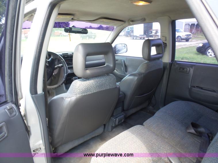 image for item K1703 1998 Isuzu Rodeo