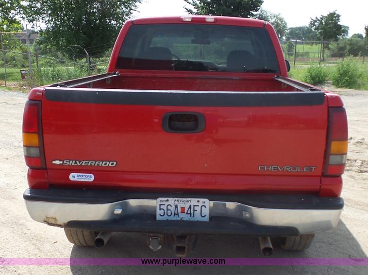 image for item K1720 2000 Chevrolet Silverado 2500 Ext. Cab pickup truck