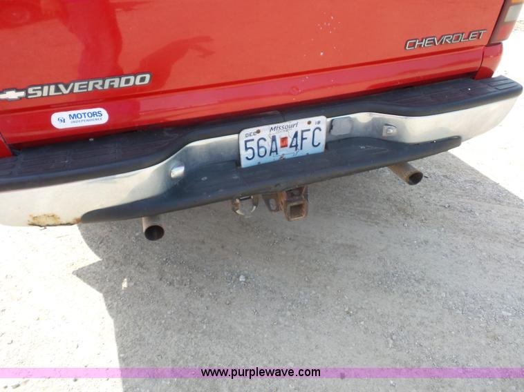 image for item K1720 2000 Chevrolet Silverado 2500 Ext. Cab pickup truck