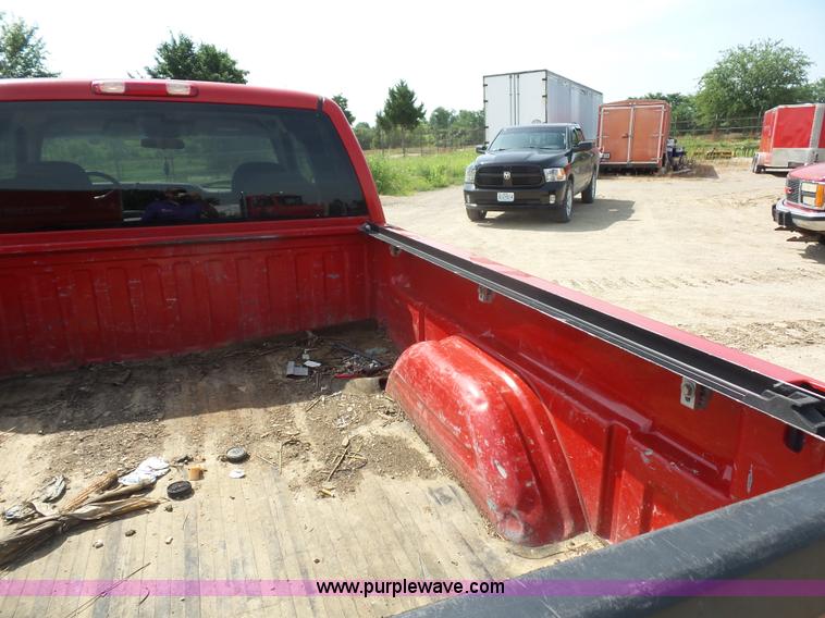 image for item K1720 2000 Chevrolet Silverado 2500 Ext. Cab pickup truck