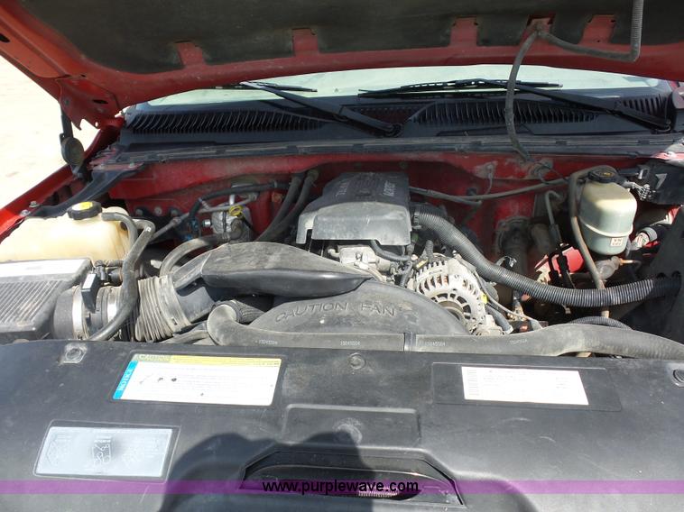 image for item K1720 2000 Chevrolet Silverado 2500 Ext. Cab pickup truck