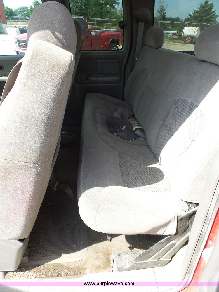 image for item K1720 2000 Chevrolet Silverado 2500 Ext. Cab pickup truck