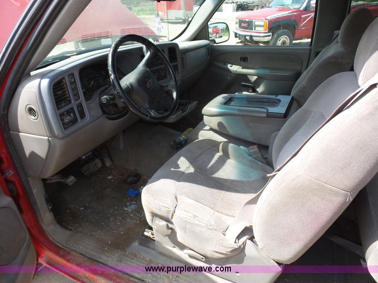 image for item K1720 2000 Chevrolet Silverado 2500 Ext. Cab pickup truck