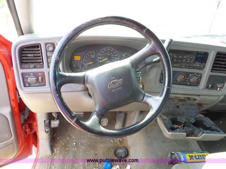 image for item K1720 2000 Chevrolet Silverado 2500 Ext. Cab pickup truck