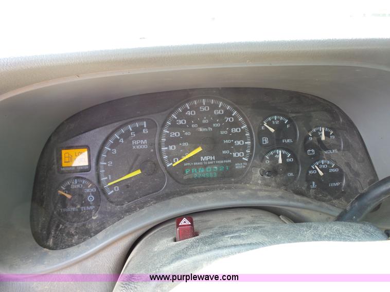 image for item K1720 2000 Chevrolet Silverado 2500 Ext. Cab pickup truck