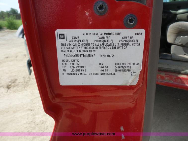 image for item K1720 2000 Chevrolet Silverado 2500 Ext. Cab pickup truck