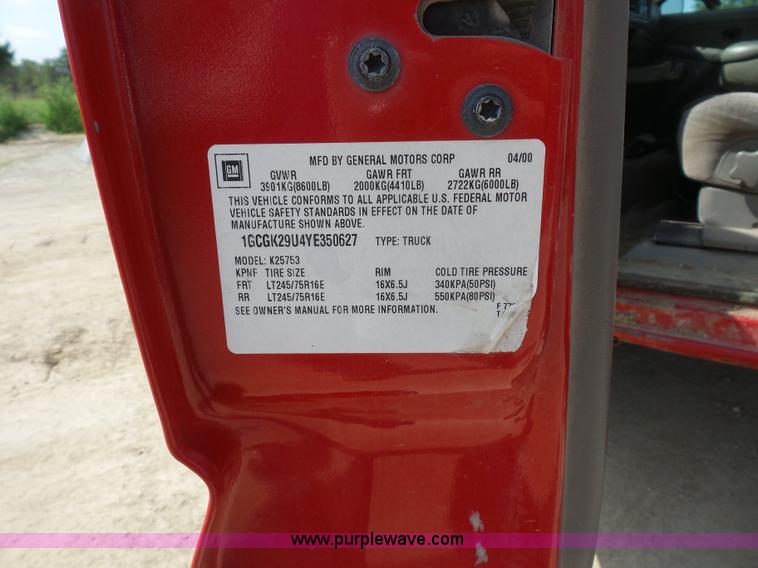 image for item K1720 2000 Chevrolet Silverado 2500 Ext. Cab pickup truck