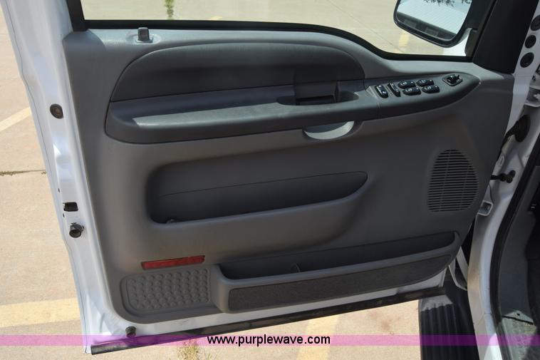 image for item K2930 2003 Ford Excursion SUV