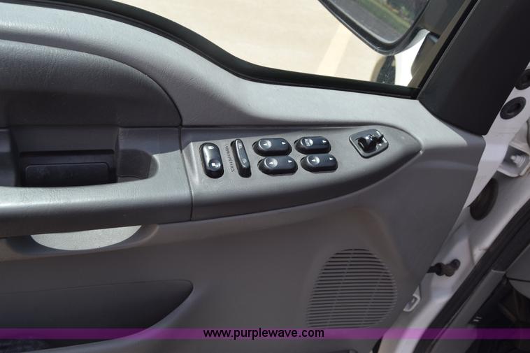 image for item K2930 2003 Ford Excursion SUV