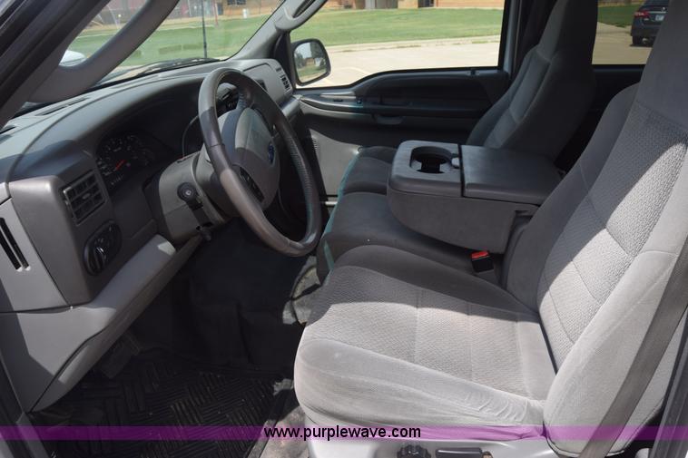 image for item K2930 2003 Ford Excursion SUV