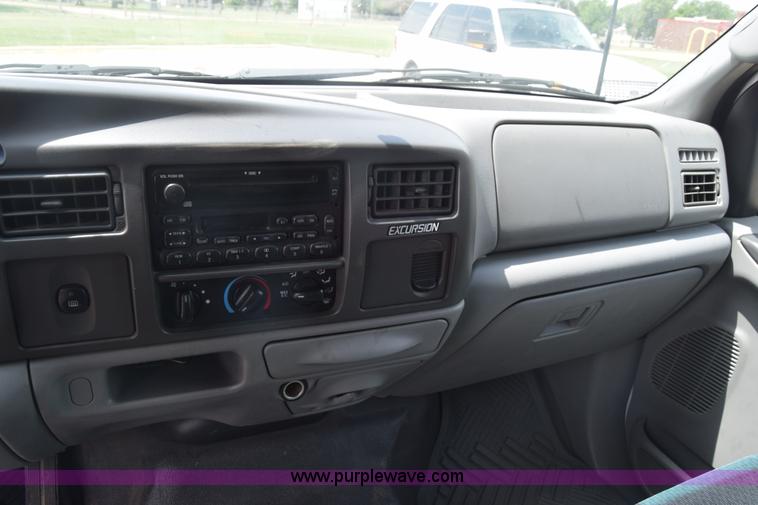 image for item K2930 2003 Ford Excursion SUV