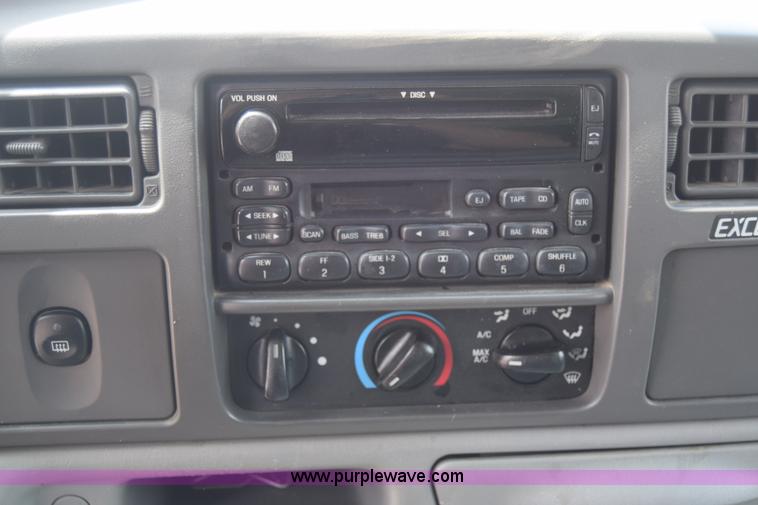 image for item K2930 2003 Ford Excursion SUV