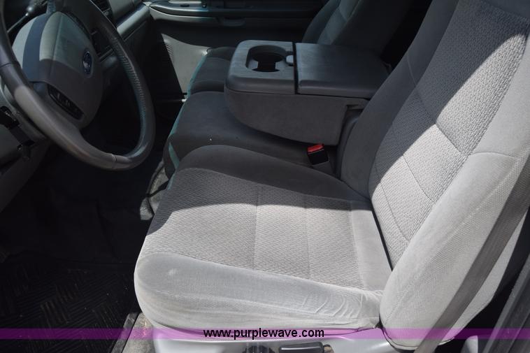 image for item K2930 2003 Ford Excursion SUV