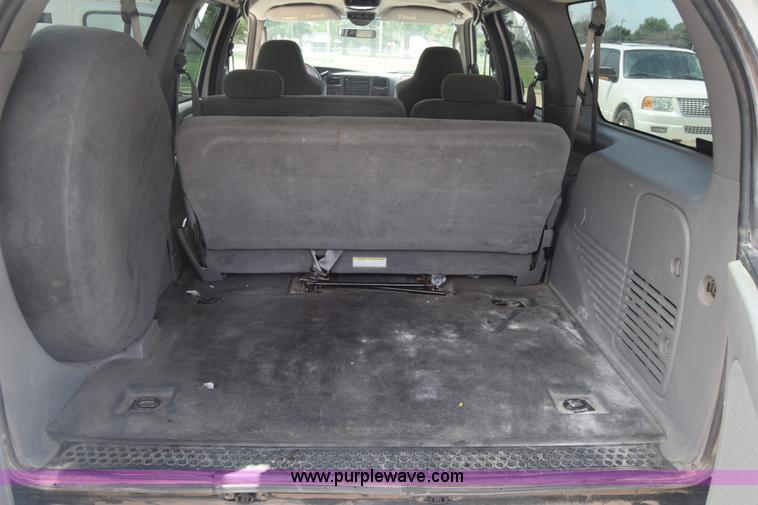 image for item K2930 2003 Ford Excursion SUV