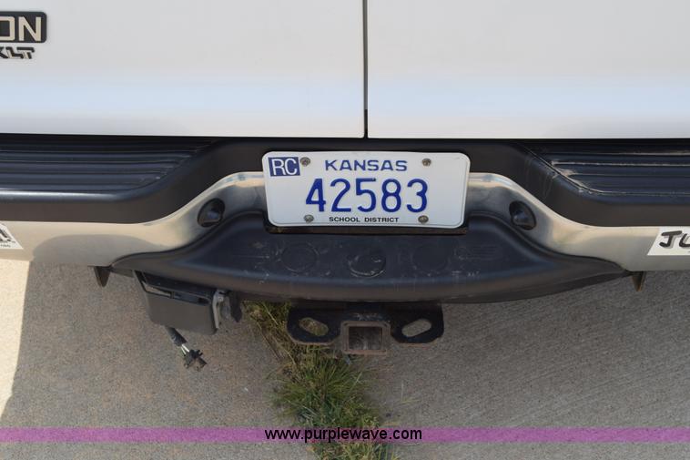 image for item K2930 2003 Ford Excursion SUV