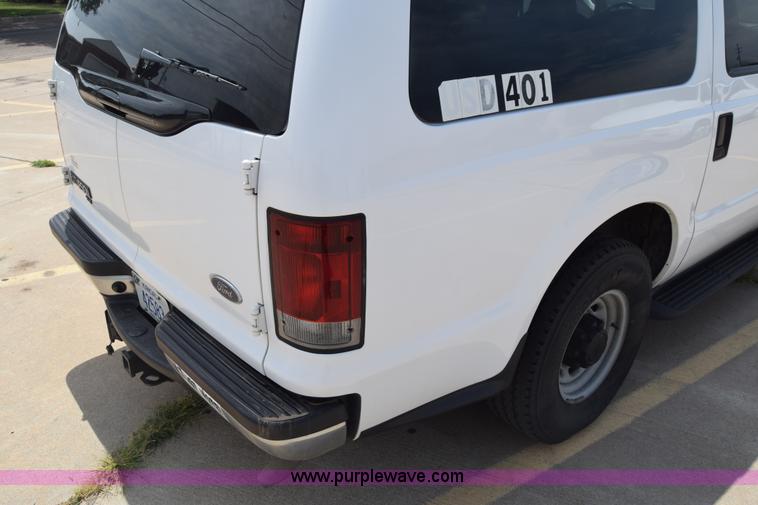 image for item K2930 2003 Ford Excursion SUV