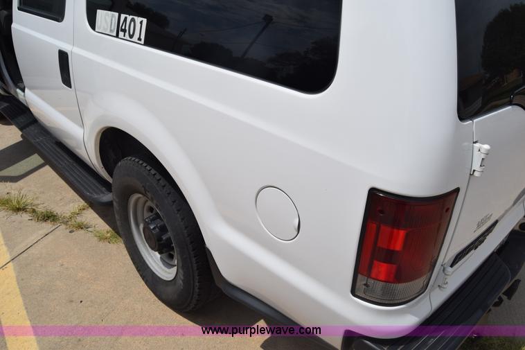 image for item K2930 2003 Ford Excursion SUV