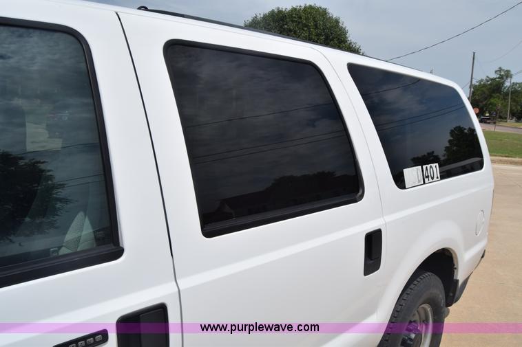 image for item K2930 2003 Ford Excursion SUV