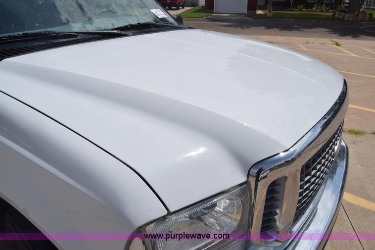 image for item K2930 2003 Ford Excursion SUV
