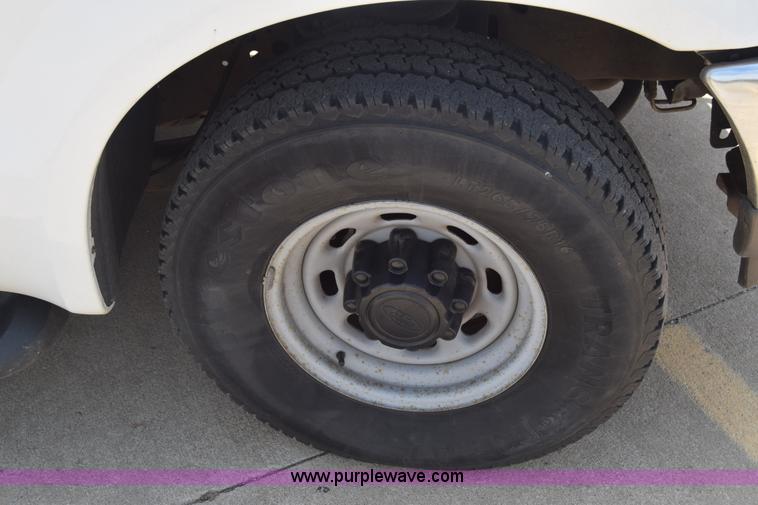 image for item K2930 2003 Ford Excursion SUV