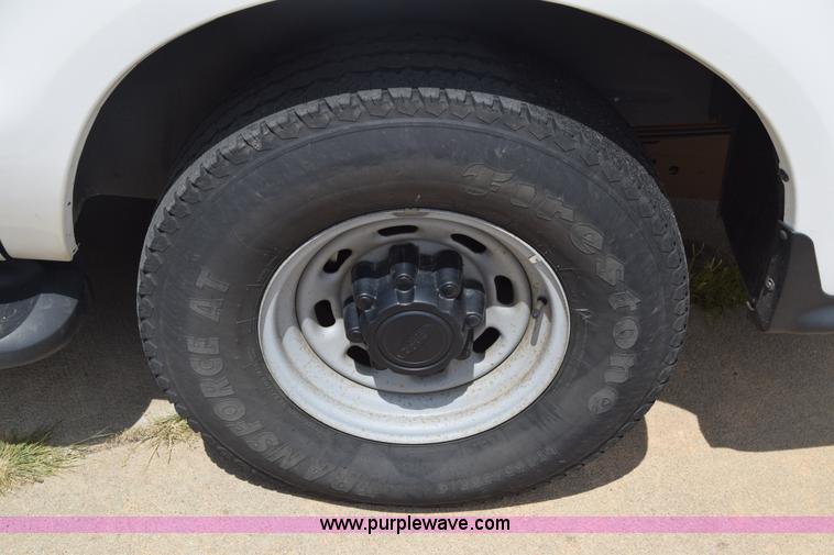 image for item K2930 2003 Ford Excursion SUV