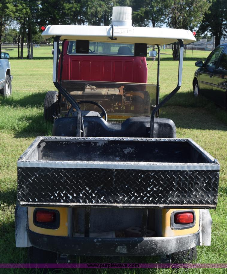 image for item K2976 1996 Ez-go golf cart