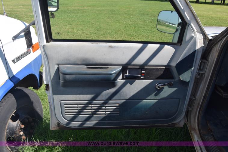 image for item K2981 1994 Chevrolet 2500 Ext. Cab utility truck