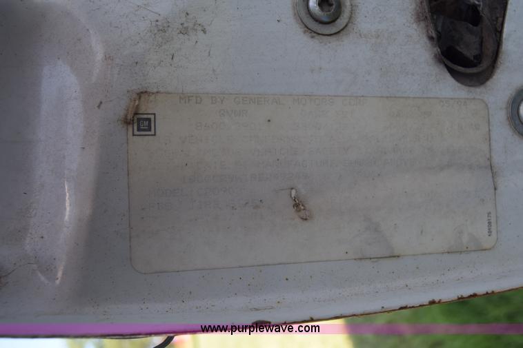 image for item K2981 1994 Chevrolet 2500 Ext. Cab utility truck