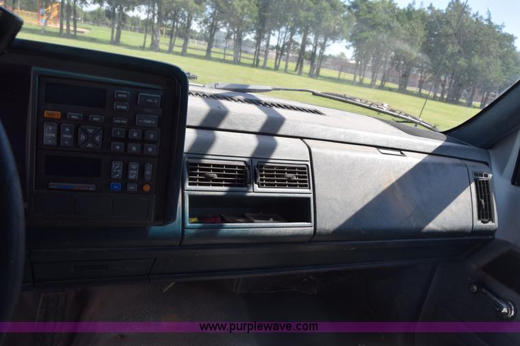 image for item K2981 1994 Chevrolet 2500 Ext. Cab utility truck