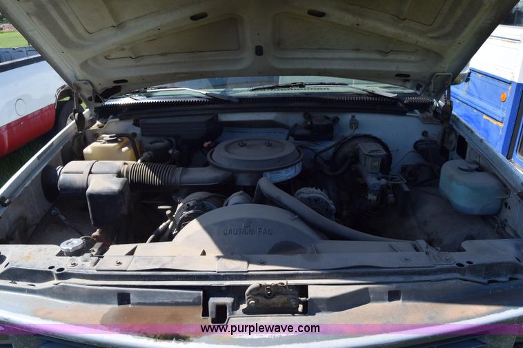 image for item K2981 1994 Chevrolet 2500 Ext. Cab utility truck