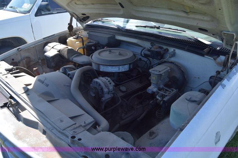 image for item K2981 1994 Chevrolet 2500 Ext. Cab utility truck