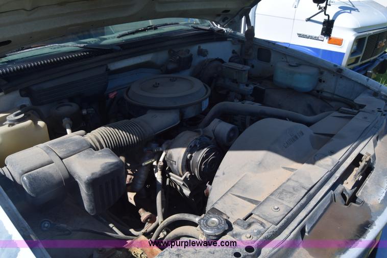 image for item K2981 1994 Chevrolet 2500 Ext. Cab utility truck