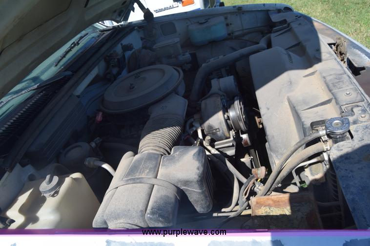 image for item K2981 1994 Chevrolet 2500 Ext. Cab utility truck