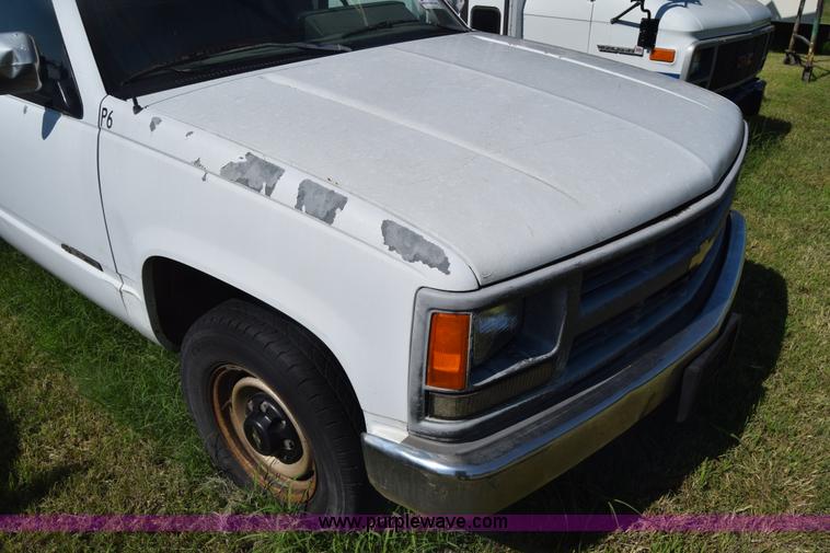 image for item K2981 1994 Chevrolet 2500 Ext. Cab utility truck