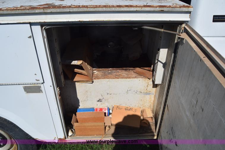 image for item K2981 1994 Chevrolet 2500 Ext. Cab utility truck