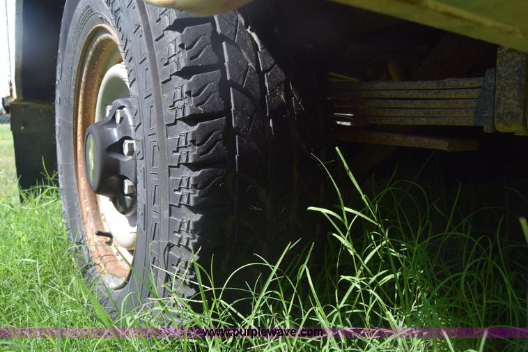 image for item K2981 1994 Chevrolet 2500 Ext. Cab utility truck