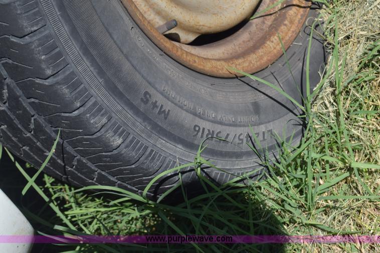 image for item K2981 1994 Chevrolet 2500 Ext. Cab utility truck