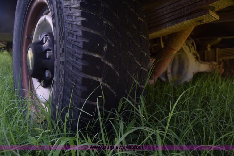 image for item K2981 1994 Chevrolet 2500 Ext. Cab utility truck