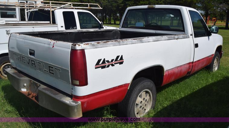 image for item K2982 1990 Chevrolet 1500 pickup truck