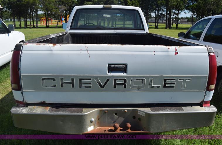 image for item K2982 1990 Chevrolet 1500 pickup truck