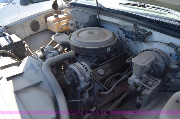 image for item K2982 1990 Chevrolet 1500 pickup truck