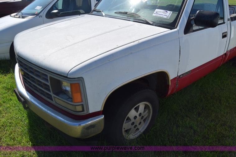 image for item K2982 1990 Chevrolet 1500 pickup truck