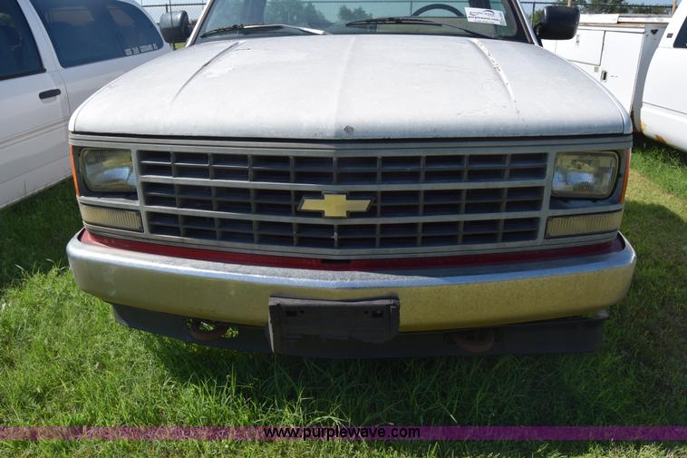 image for item K2982 1990 Chevrolet 1500 pickup truck