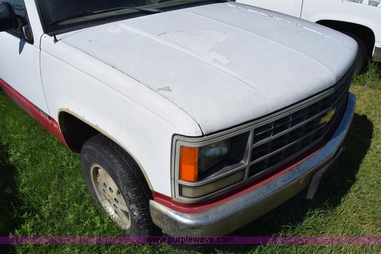 image for item K2982 1990 Chevrolet 1500 pickup truck