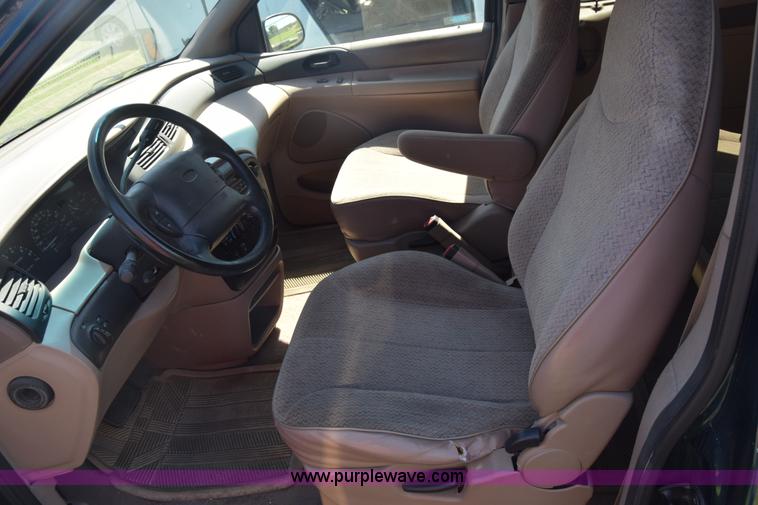 image for item K2987 1998 Ford Windstar van