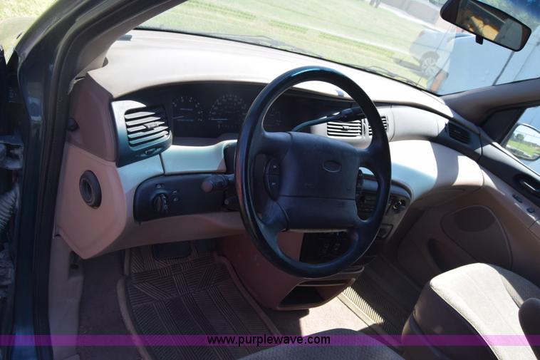image for item K2987 1998 Ford Windstar van