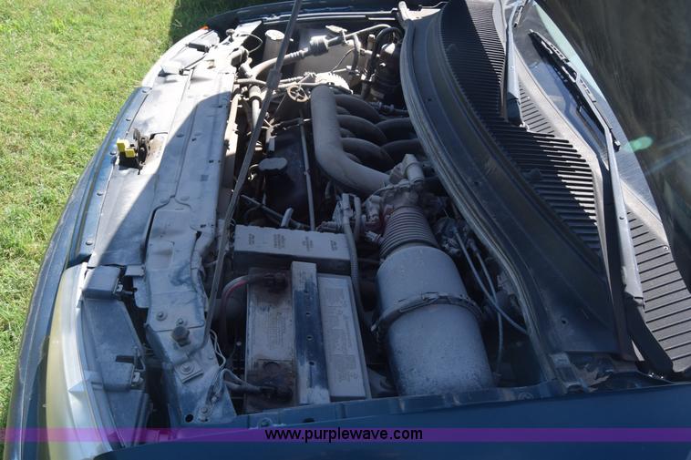 image for item K2987 1998 Ford Windstar van