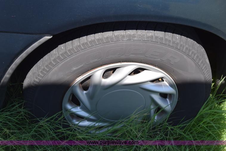 image for item K2987 1998 Ford Windstar van