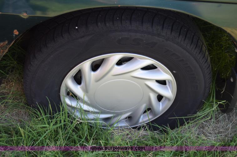 image for item K2987 1998 Ford Windstar van